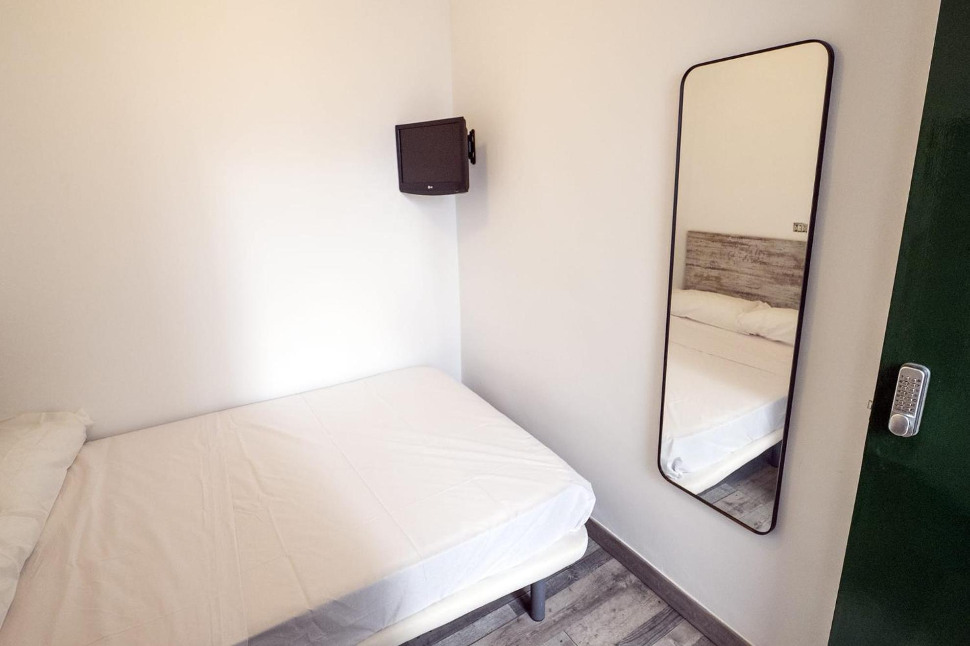 L'Hostalet Guesthouse Pineda de Mar Szoba fotó